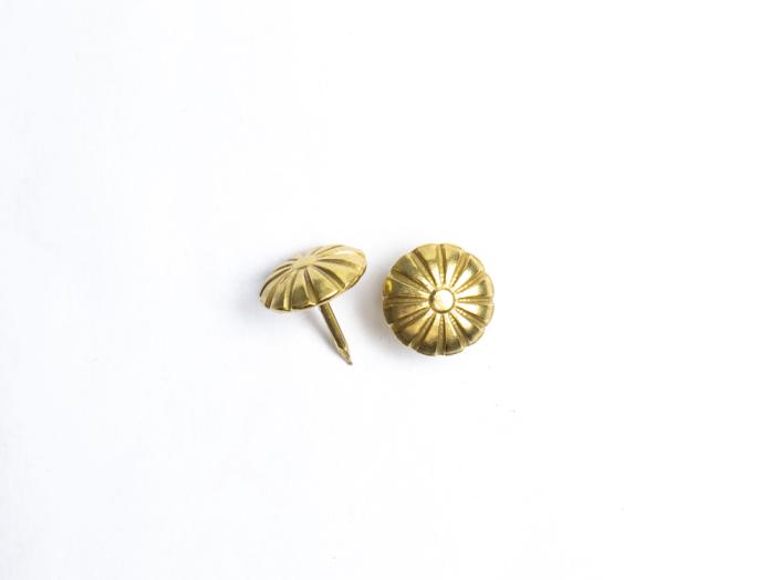 Möbelspik - Blomma - Mässing